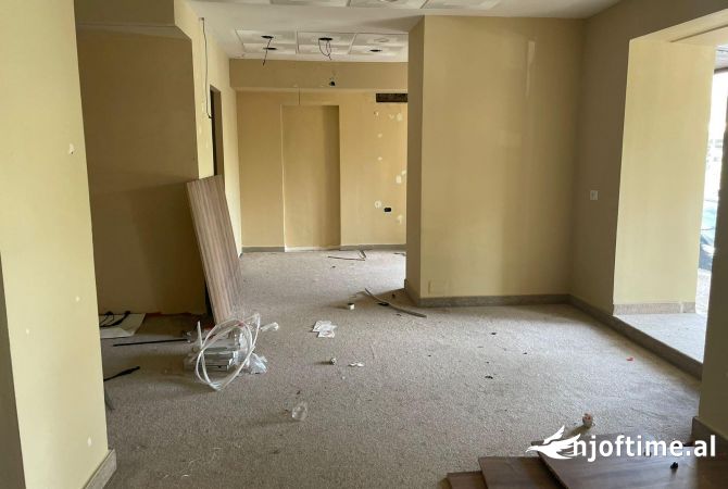 Ambient biznesi me qera 1+1 ne Tirane - 2,000 Euro