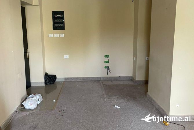 Ambient biznesi me qera 1+1 ne Tirane - 2,000 Euro