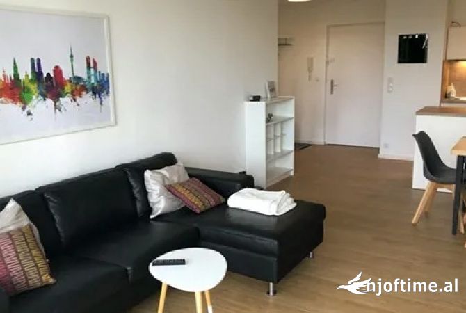Shtepi me qera 2+1 ne Tirane - 1,000 Euro