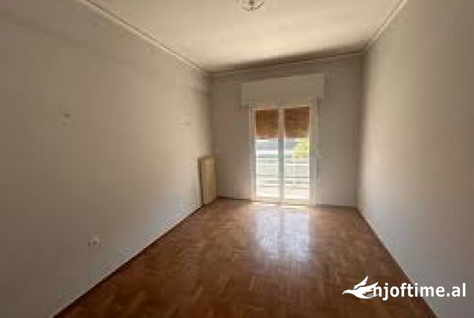 Ambient biznesi me qera 3+1 ne Tirane - 660 Euro