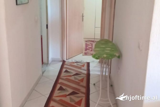 Shtepi ne shitje Apartament ne Tirane, 2+1, Mobilimi Bosh, pa mobiluar, Pagesa 135,000  Euro.