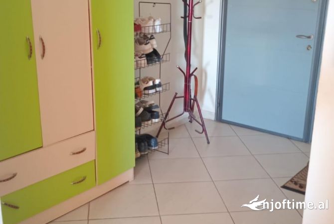 Shtepi ne shitje Apartament ne Tirane, 2+1, Mobilimi Bosh, pa mobiluar, Pagesa 135,000  Euro.