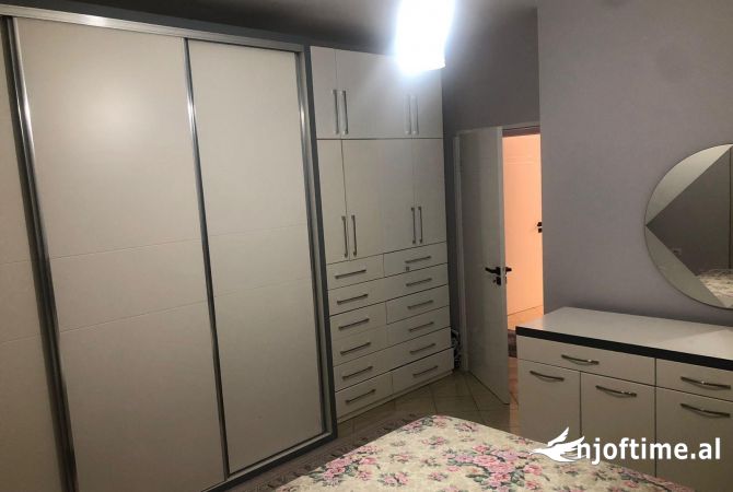 Shtepi me qera 2+1 ne Tirane - 650 Euro
