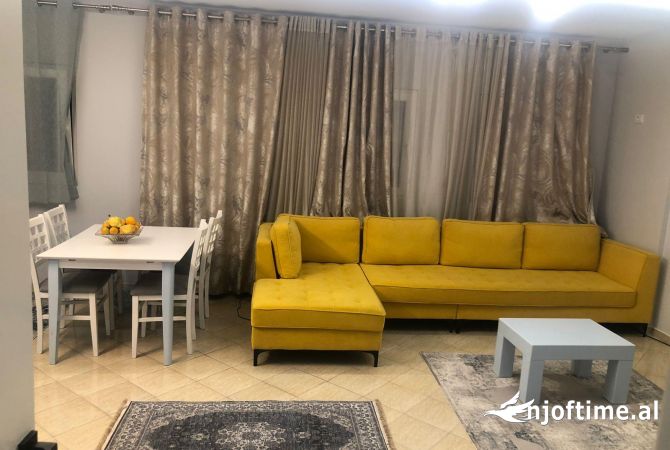 Shtepi me qera Apartament ne Tirane, 2+1, Mobilimi E mobiluar, Pagesa 650  Euro.