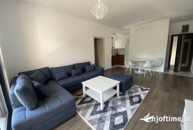 Shtepi me qera 2+1 ne Tirane - 800 Euro