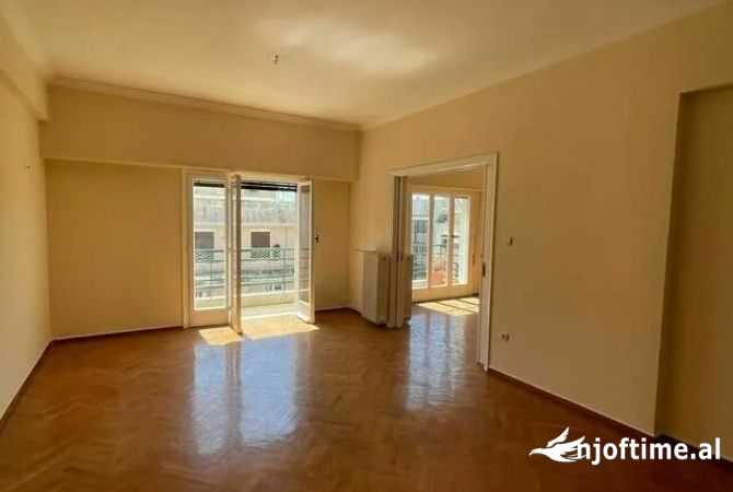 Ambient biznesi me qera 3+1 ne Tirane - 900 Euro