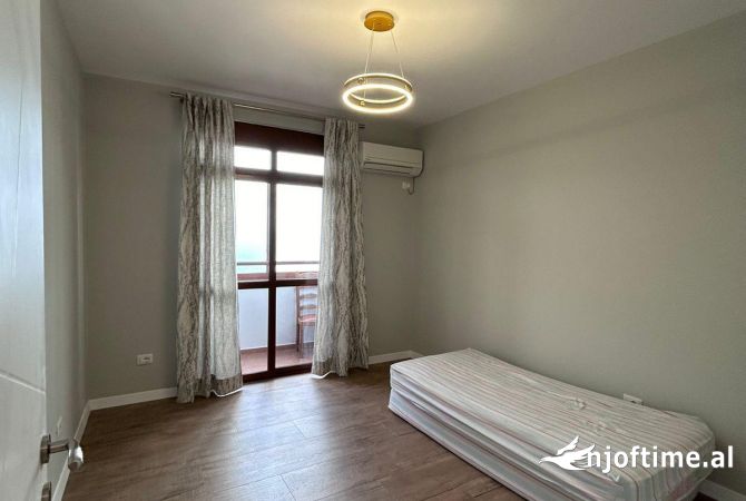 Shtepi ne shitje Apartament ne Tirane, 2+1, Mobilimi E mobiluar, Pagesa 280,000  Euro.
