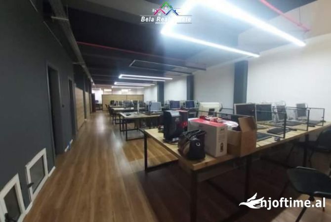 Ambient biznesi me qera 3+1 ne Tirane - 2,530 Euro