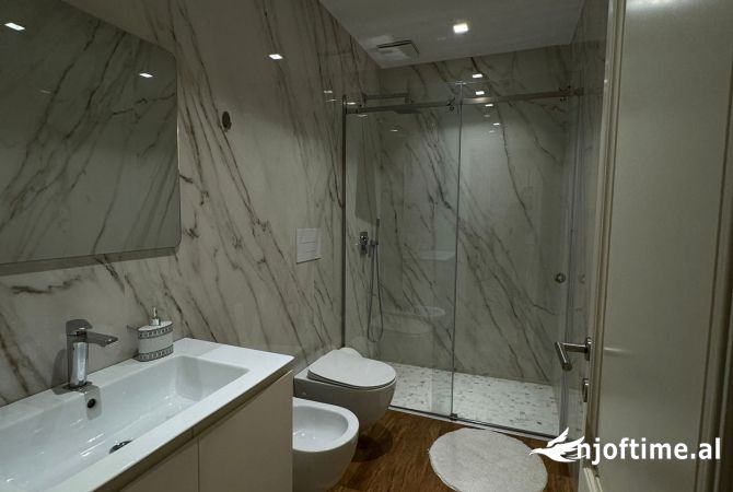 Shtepi me qera Apartament ne Tirane, 1+1, Mobilimi E mobiluar, Pagesa 2,500  Euro.