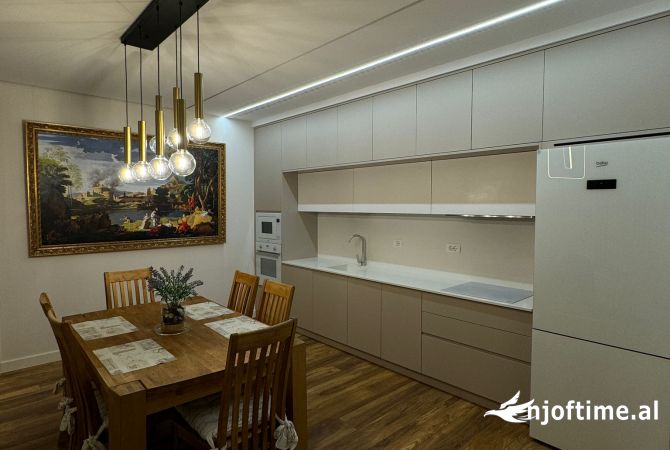 Shtepi me qera Apartament ne Tirane, 1+1, Mobilimi E mobiluar, Pagesa 2,500  Euro.