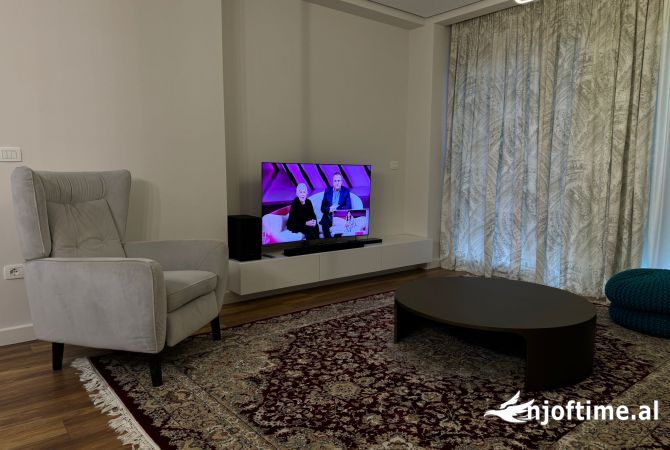 Shtepi me qera Apartament ne Tirane, 1+1, Mobilimi E mobiluar, Pagesa 2,500  Euro.