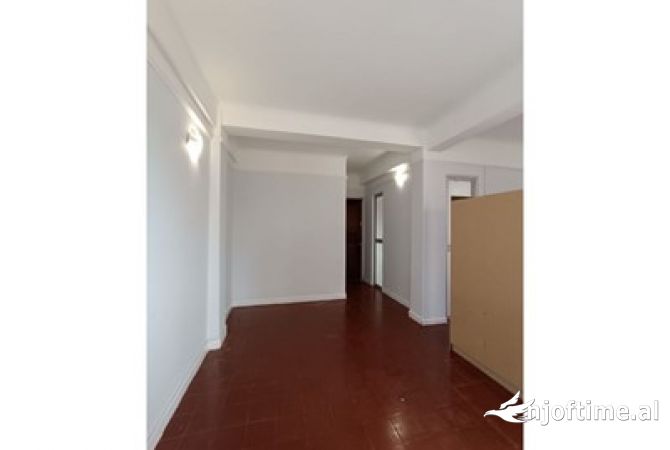 Shtepi me qera 2+1 ne Tirane - 650 Euro