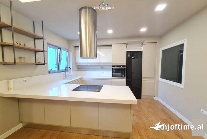 Shtepi me qera Shtepi Private ne Tirane, 3+1, Mobilimi E mobiluar, Pagesa 1,500  Euro.