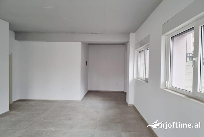 Ambient biznesi me qera 1+1 ne Tirane - 500 Euro