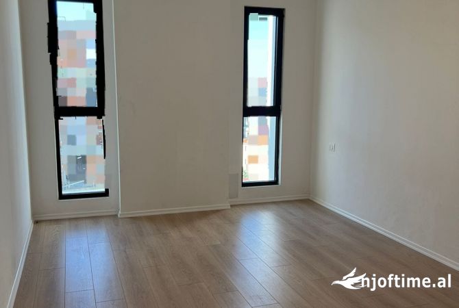 Ambient biznesi me qera 3+1 ne Tirane - 500 Euro