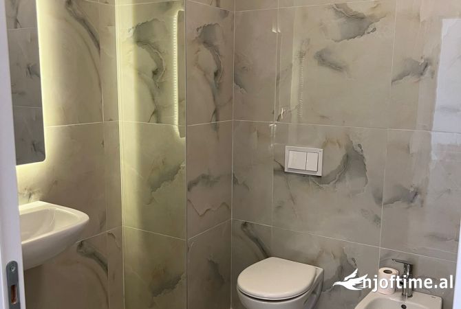 Zyre Me Qera 1+1 tek Kompleksi Arlis, Farmacia 10 (ID BZ2257) Tirane.