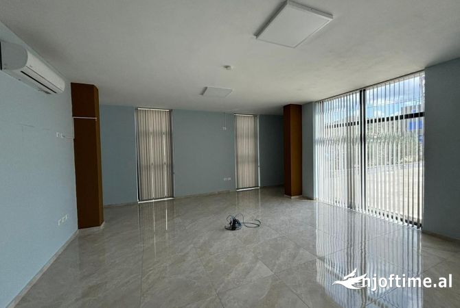 Ambient biznesi me qera 4+1 ne Tirane - 5,500 Euro