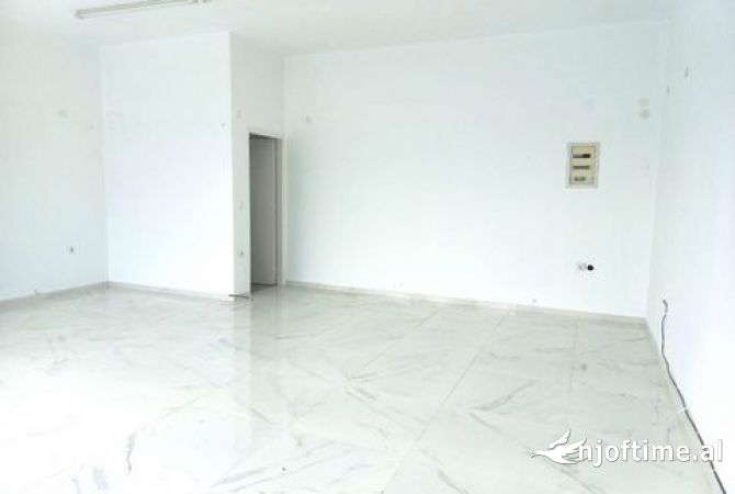 Ambient biznesi me qera 3+1 ne Tirane - 600 Euro