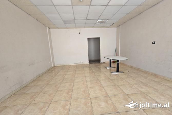 Ambient biznesi me qera 1+1 ne Tirane - 1,500 Euro