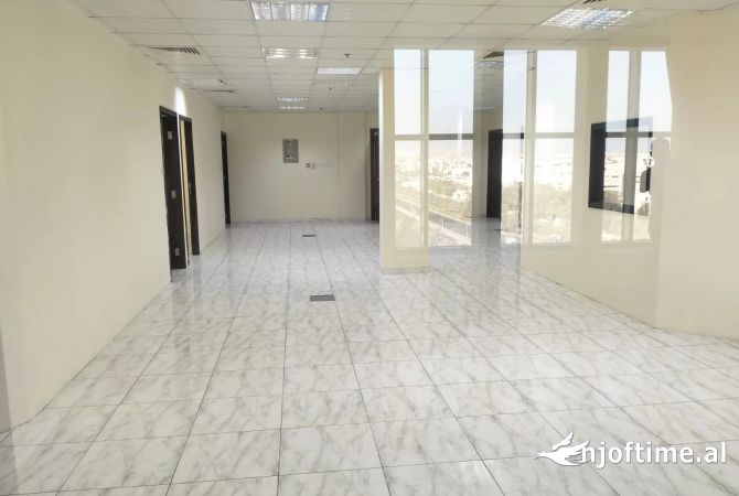 Ambient biznesi me qera 3+1 ne Tirane - 550 Euro