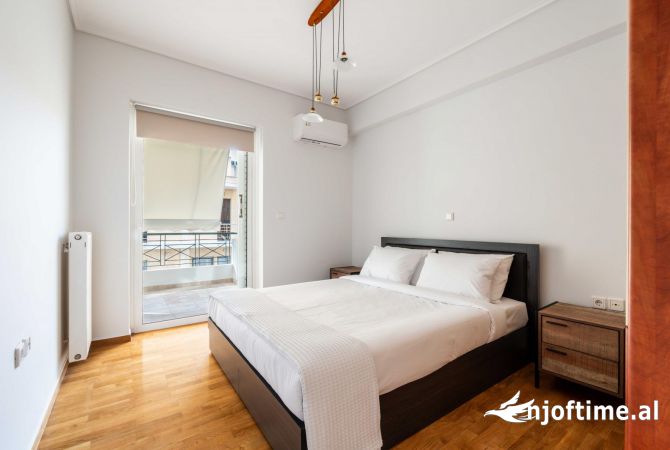 Shtepi me qera 2+1 ne Tirane - 1,250 Euro