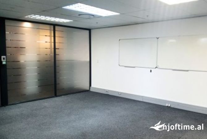 Ambient biznesi me qera 3+1 ne Tirane - 550 Euro