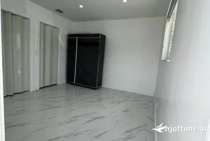 Ambient biznesi me qera 1+1 ne Tirane - 500 Euro