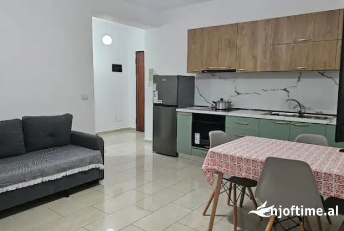 Shtepi me qera 2+1 ne Tirane - 500 Euro