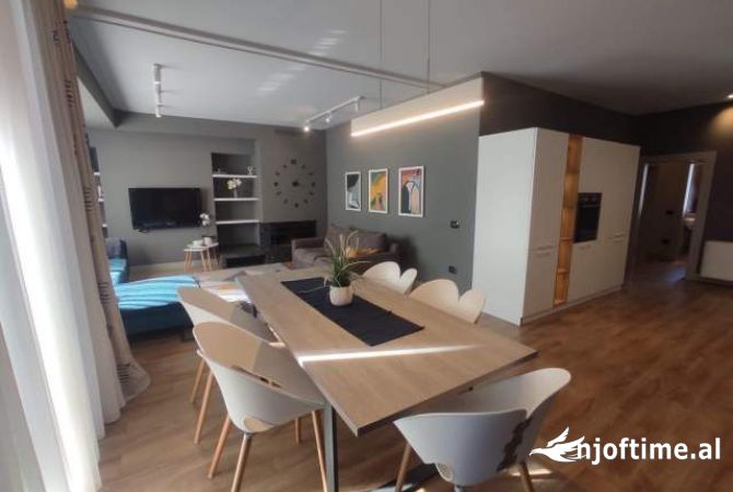 Shtepi me qera 3+1 ne Tirane - 1,200 Euro