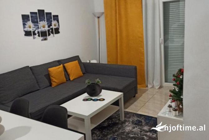 Shtepi me qera 2+1 ne Tirane - 380 Euro