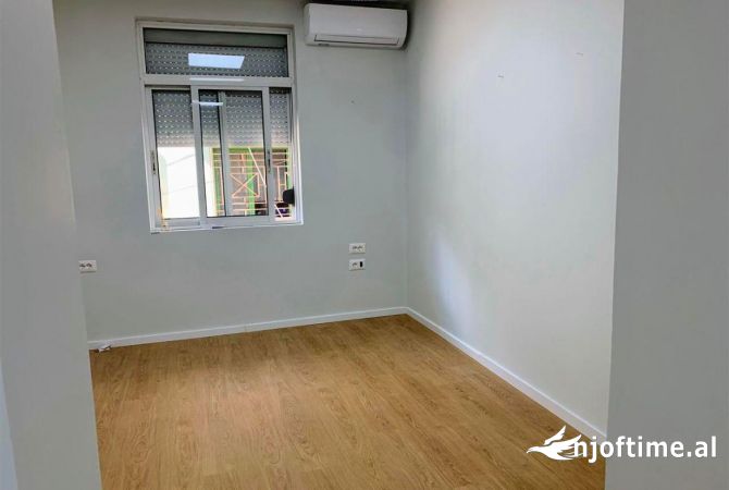 Ambient biznesi me qera 3+1 ne Tirane - 450 Euro