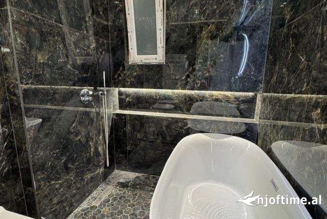 Shtepi ne shitje Apartament ne Tirane, 1+1, Mobilimi E mobiluar, Pagesa 160,000  Euro.