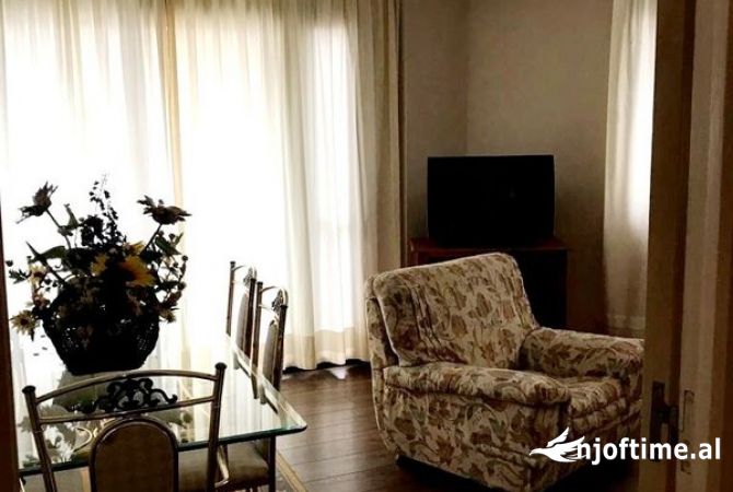 Shtepi me qera 2+1 ne Tirane - 650 Euro