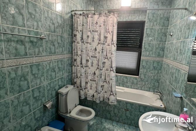Shtepi ne shitje 5+1 ne Tirane - 460,000 Euro