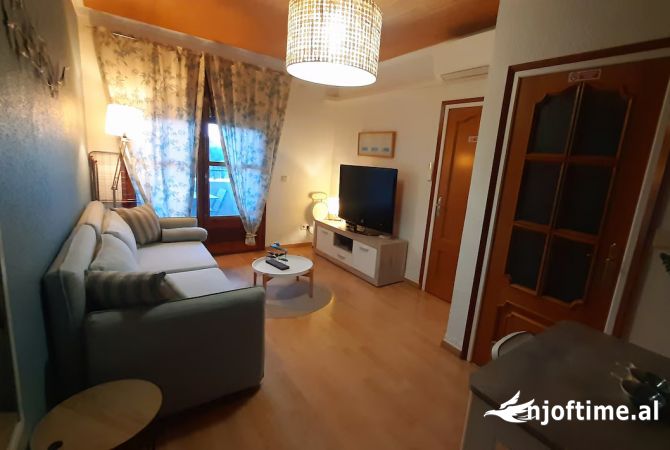 Shtepi me qera 2+1 ne Tirane - 610 Euro