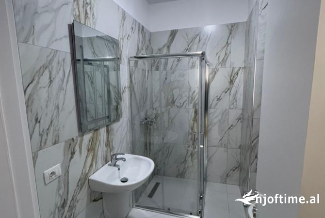 Shtepi me qera Apartament ne Tirane, 1+1, Mobilimi E mobiluar, Pagesa 500  Euro.