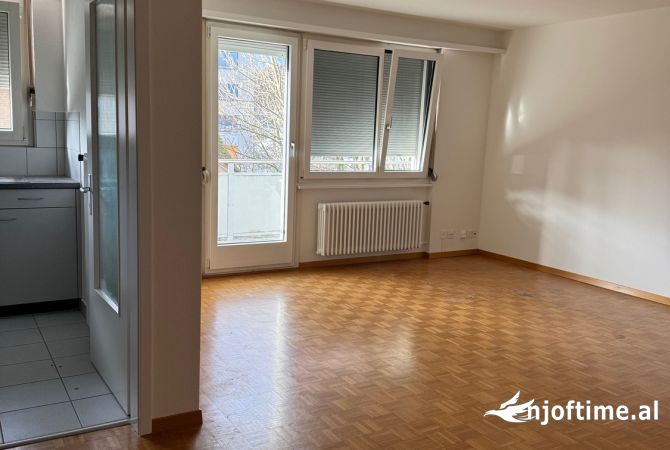 Ambient biznesi me qera 3+1 ne Tirane - 2,500 Euro