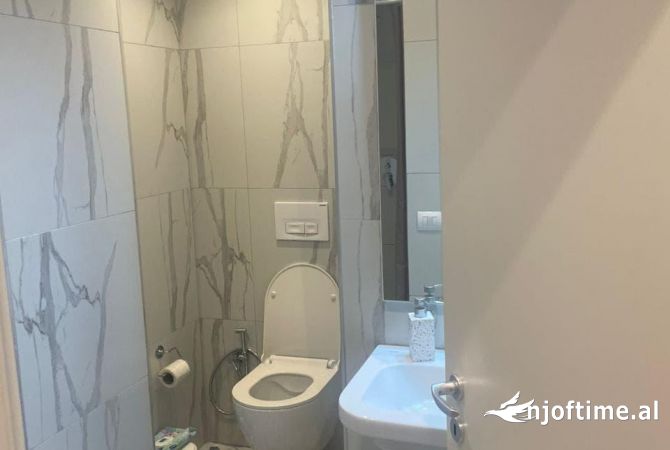 Shtepi me qera Apartament ne Tirane, 1+1, Mobilimi E mobiluar, Pagesa 450  Euro.