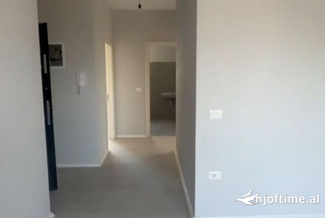 Ambient biznesi me qera 3+1 ne Tirane - 450 Euro