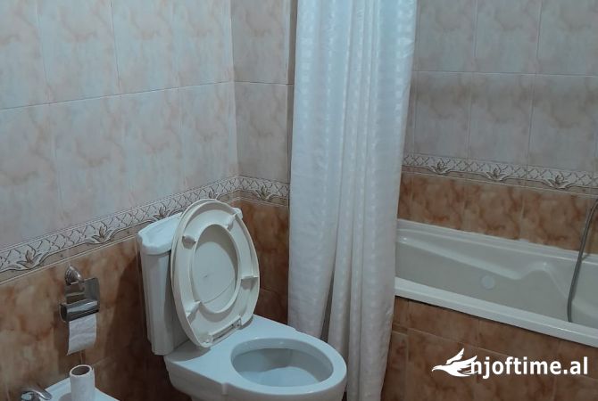 Shtepi me qera Apartament ne Tirane, 2+1, Mobilimi E mobiluar, Pagesa 550  Euro.
