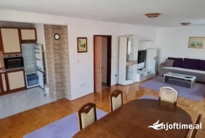Shtepi me qera 2+1 ne Tirane - 400 Euro