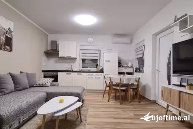 Shtepi me qera 2+1 ne Tirane - 800 Euro