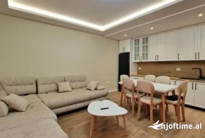 Shtepi me qera 2+1 ne Tirane - 900 Euro