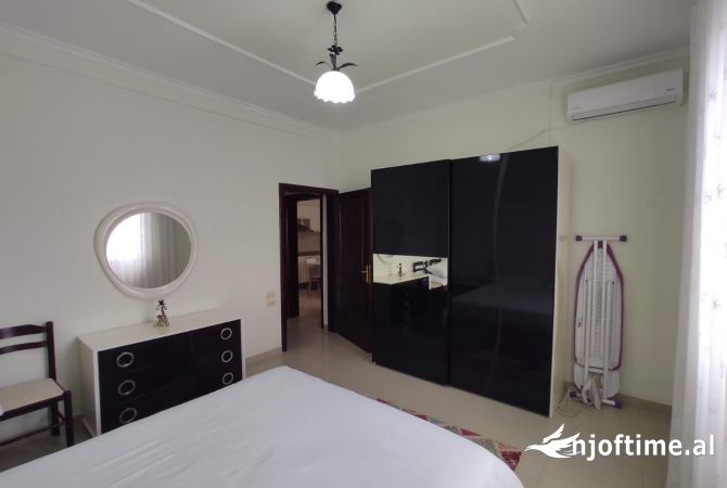 Shtepi me qera Apartament ne Tirane, 1+1, Mobilimi E mobiluar, Pagesa 500  Euro.