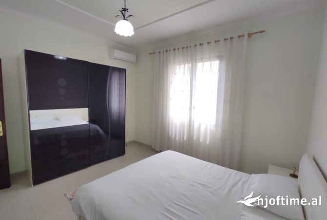 Shtepi me qera Apartament ne Tirane, 1+1, Mobilimi E mobiluar, Pagesa 500  Euro.
