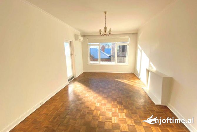 Ambient biznesi me qera 3+1 ne Tirane - 600 Euro