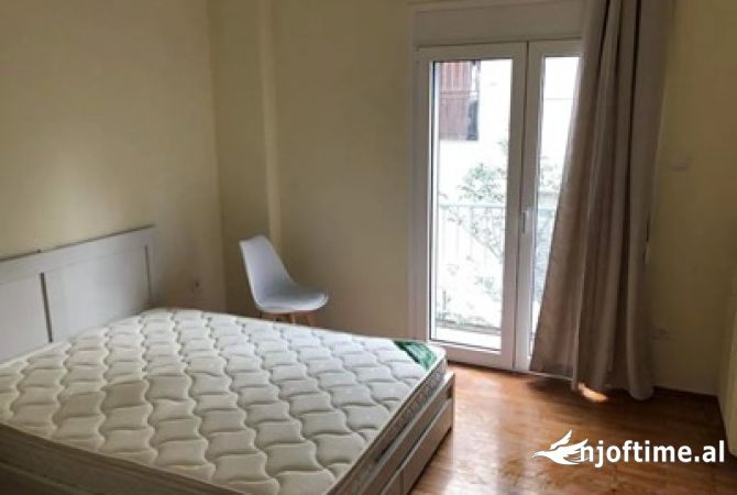 Shtepi me qera 2+1 ne Tirane - 450 Euro