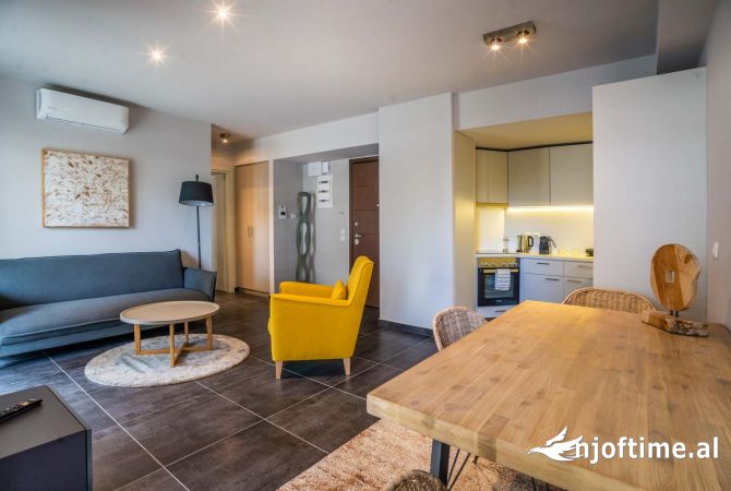 Shtepi me qera 3+1 ne Tirane - 1,100 Euro