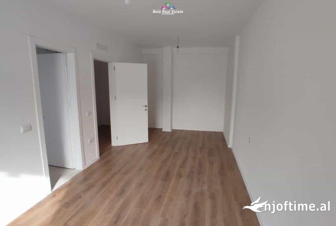 Shtepi ne shitje Apartament ne Tirane, 2+1, Mobilimi Bosh, pa mobiluar, Pagesa 288,600  Euro.