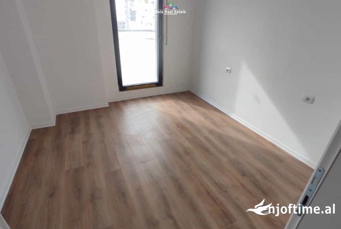 Shtepi ne shitje Apartament ne Tirane, 2+1, Mobilimi Bosh, pa mobiluar, Pagesa 288,600  Euro.